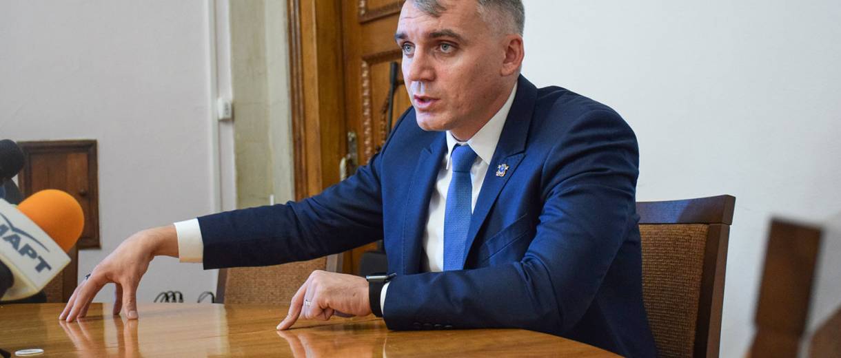 Мэр Николаева возмущен дилетантством Зеленского и просит установить камеры в портах, вместо «сказок» о весовых комплексах