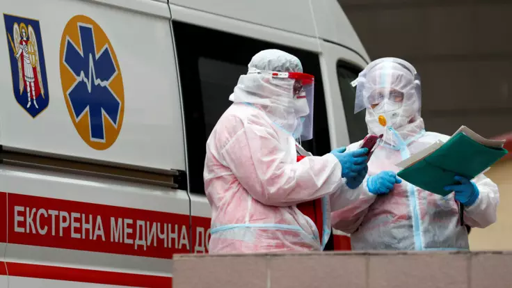 10 000 грн каждому: медики Днепропетровщины получили денежную помощь