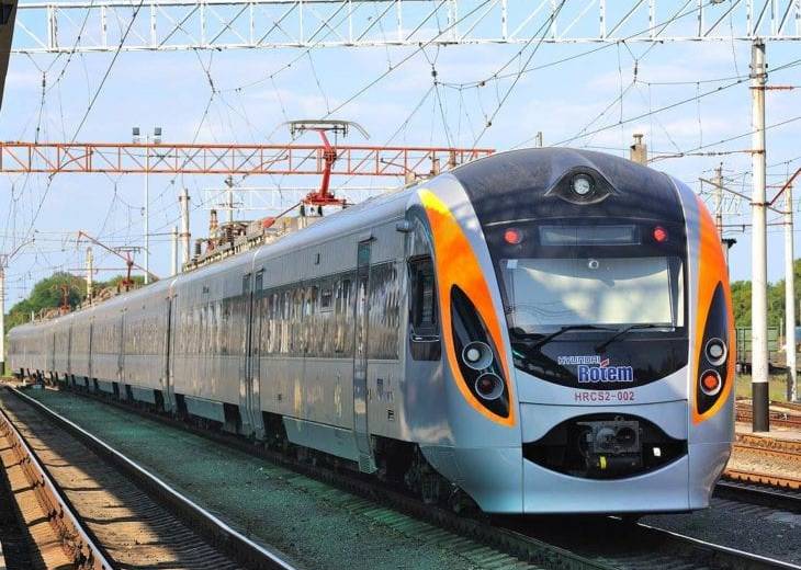 Из Днепра почти на два месяца отменили 6 электричек (список)