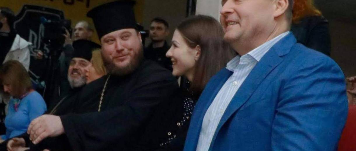 «Поцелуй Иуды»: Борис Филатов обвинил Владыку Симеона во лжи
