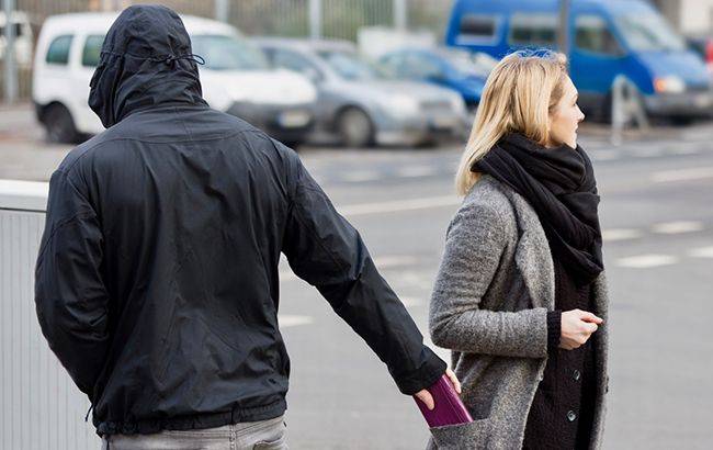 В Днепре задержали преступников, которые промышляли кражами в общественном транспорте и на остановках