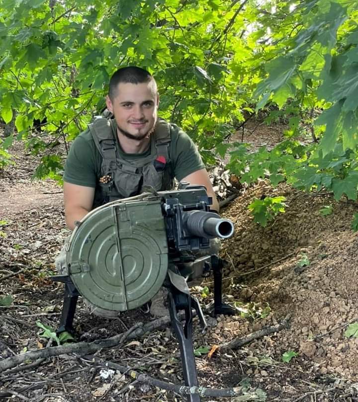 У Жовтих Водах сьогодні прощаються із захисником