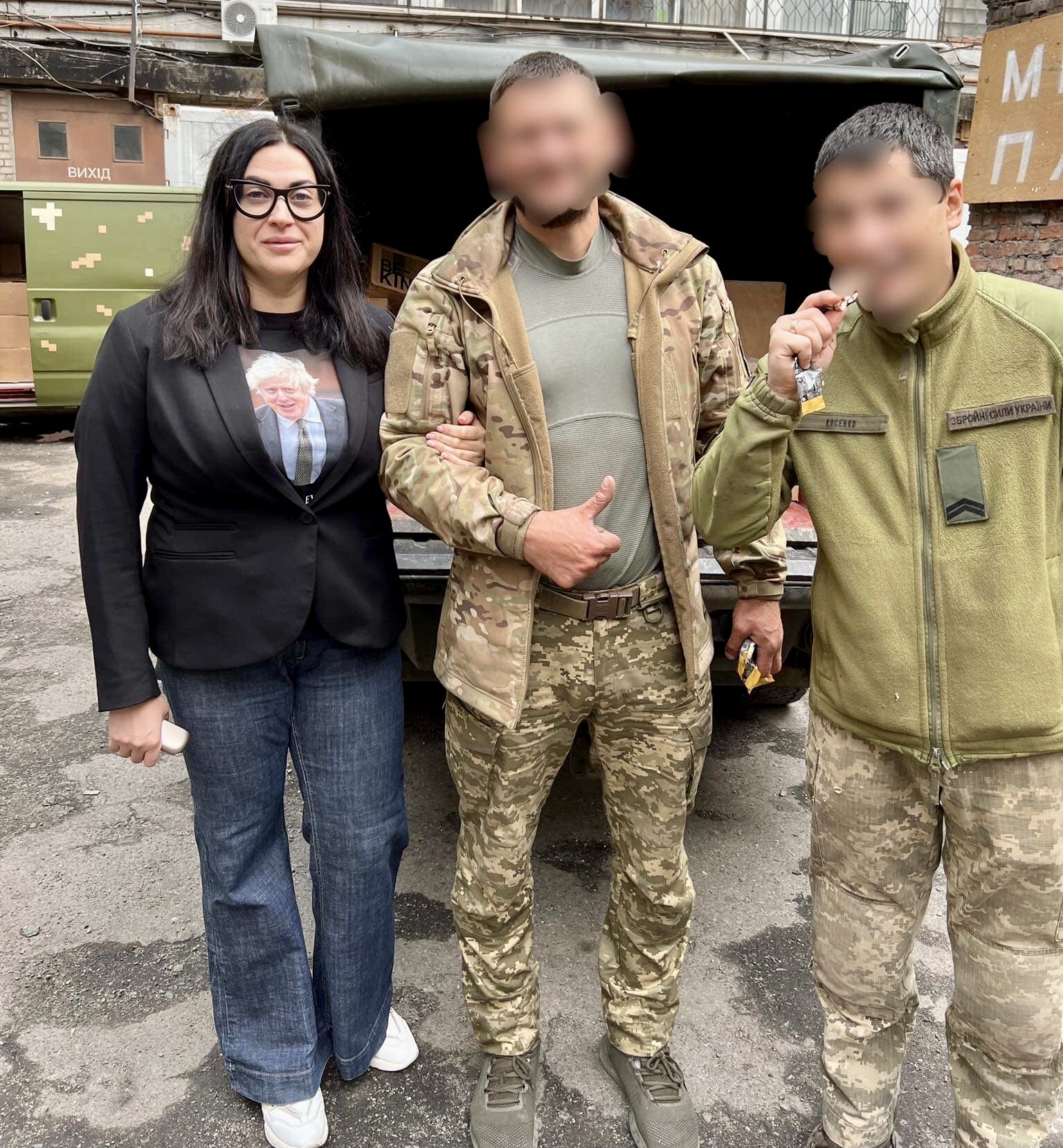 Харчування, білизна, засоби гігієни: черговий вантаж на фронт від Дніпра 