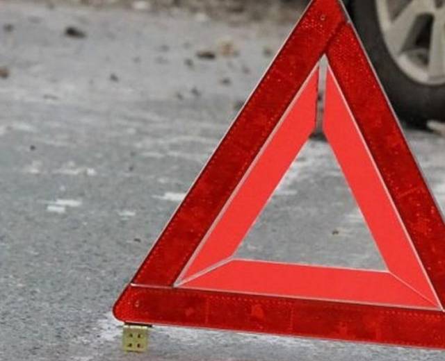 В Днепре возле школы сбили девочку-подростка