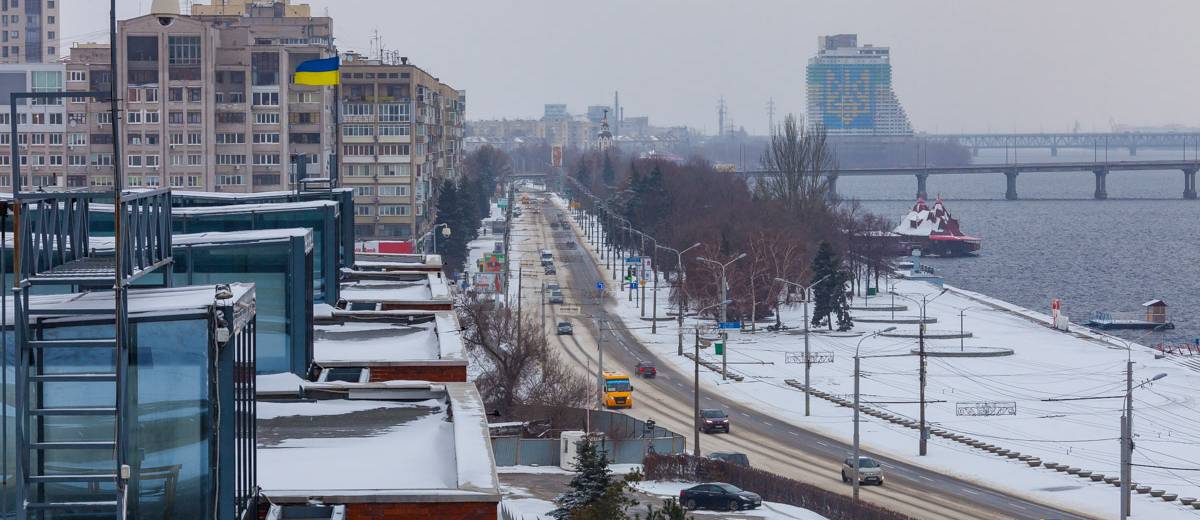 В Днепре замедленно движение общественного транспорта из-за непогоды