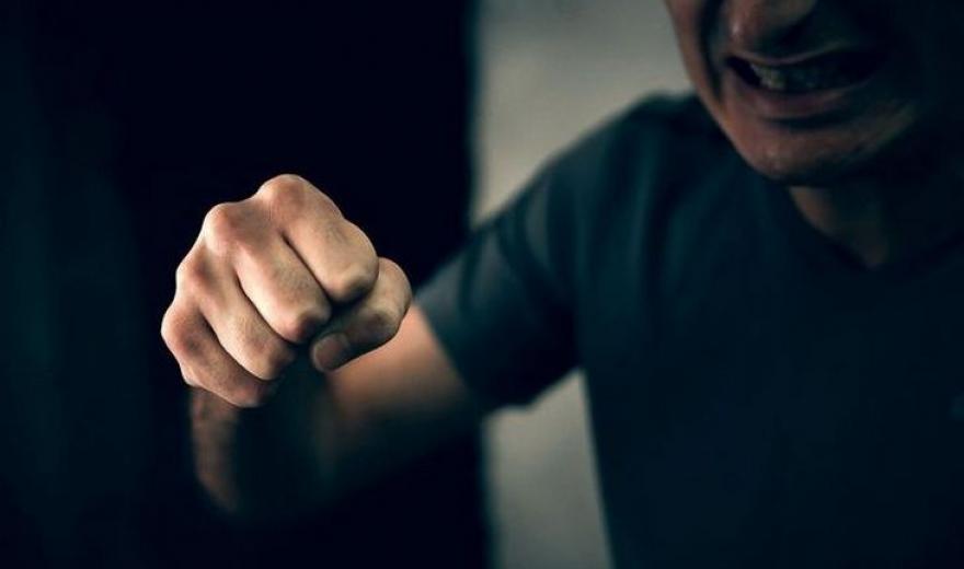 В Днепре на автовокзале грабитель ударил женщину и забрал ее вещи
