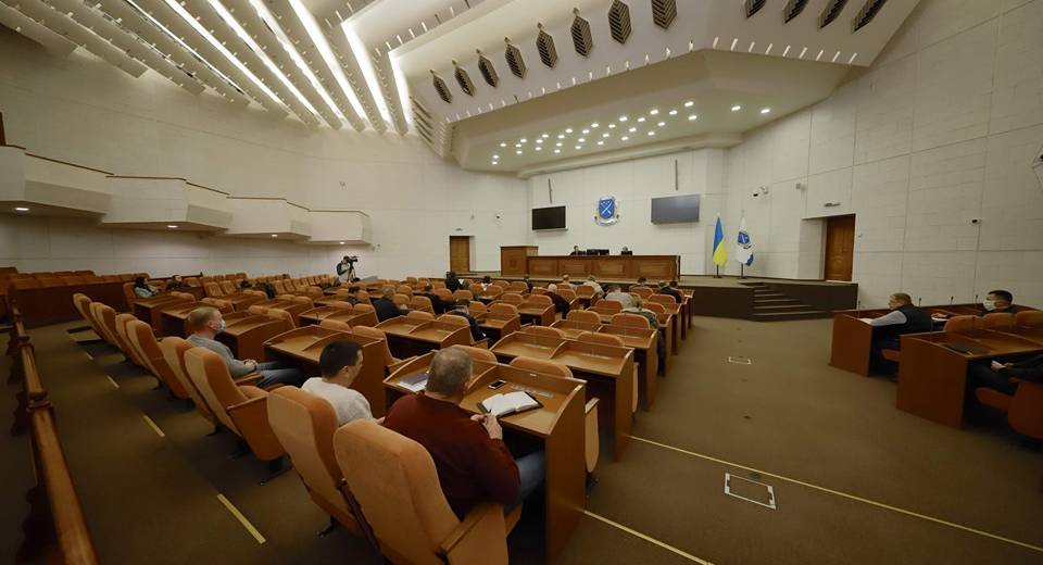 Із цього четверга громадський транспорт Дніпра перевозитиме лише медиків і працівників критичної інфраструктури, — комісія ТЕБНС