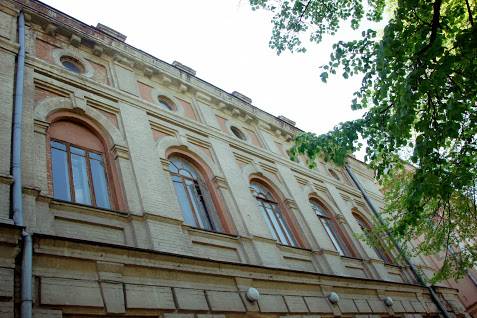В мэрии Днепра выяснили, кому принадлежит бывший Дом офицеров