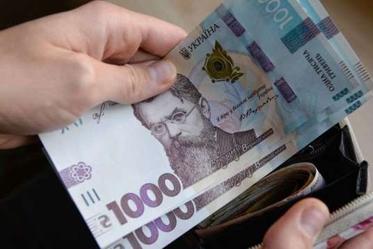 Офіційне працевлаштування та гідна зарплата: як Дніпро допомагає внутрішньо переміщеним особам знайти роботу