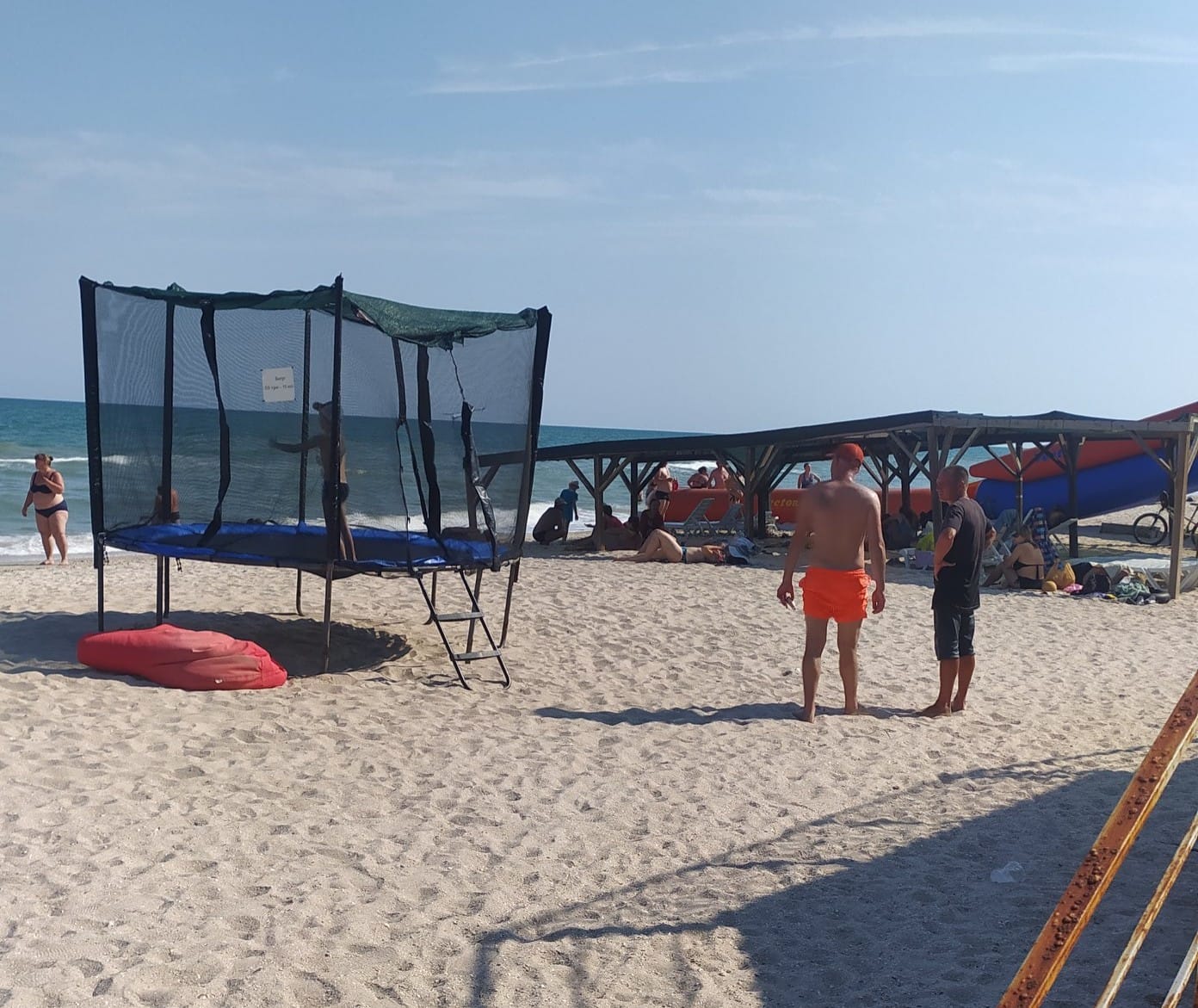 Відпочинок у Кирилівці на Азовському морі 2022: зафіксували рекордну кількість відпочиваючих (Відео)