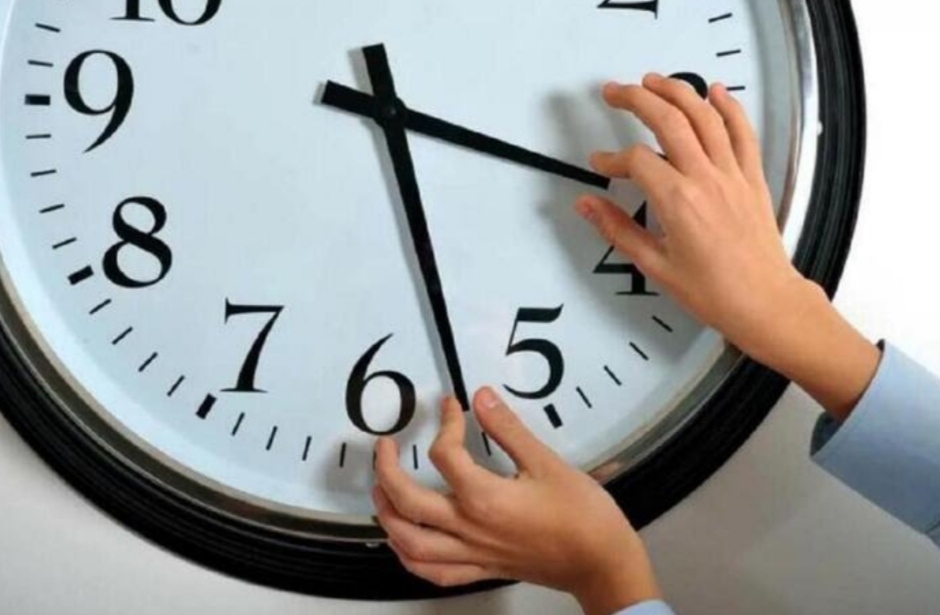 Коли українці переводитимуть годинники?