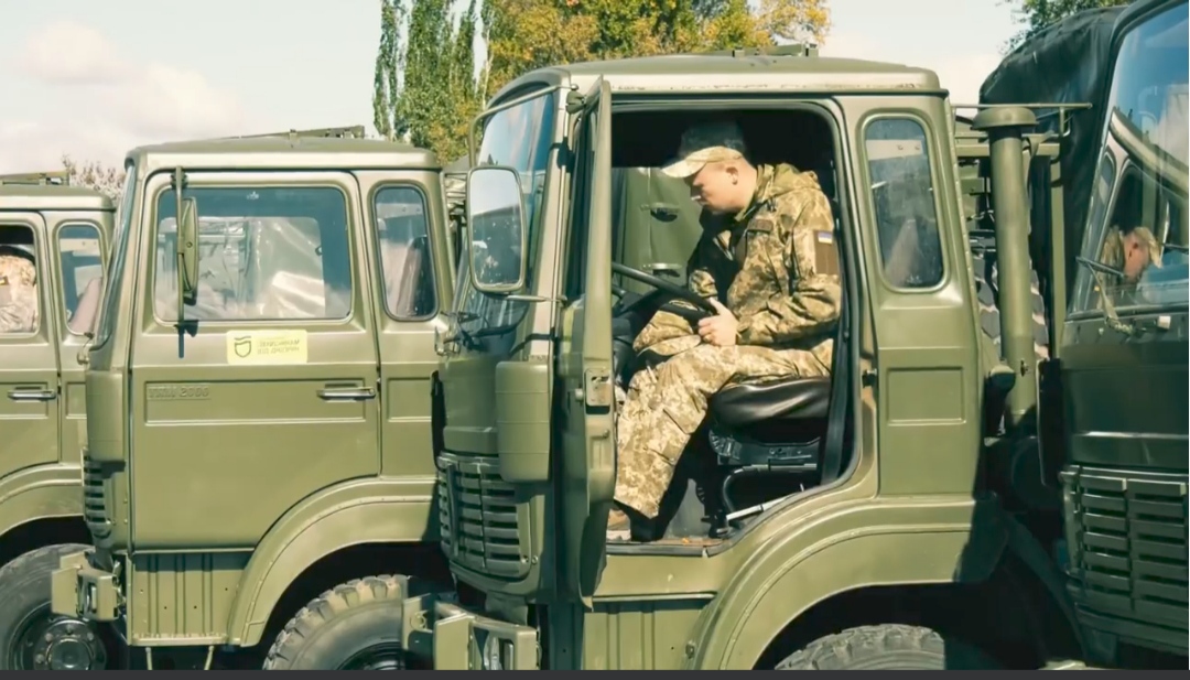 22 автівки передано на фронт. Борис Філатов привітав захисників з Покровою