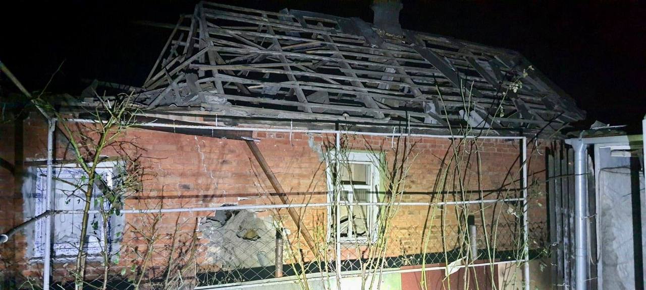Понівечені будинки та об’єкти енергетичної інфраструктури. Як пройшла ніч на Дніпропетровщині?