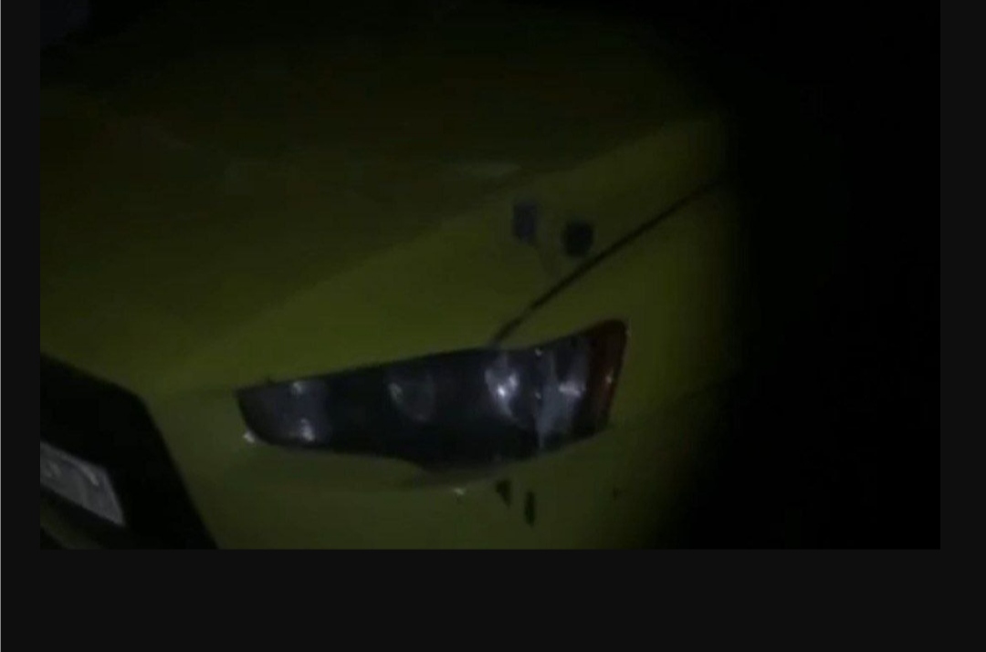 У Дніпрі невідомі обливають автівки кислотою