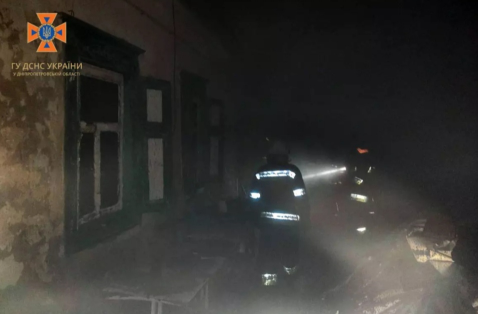 У Новомосковську горів житловий будинок