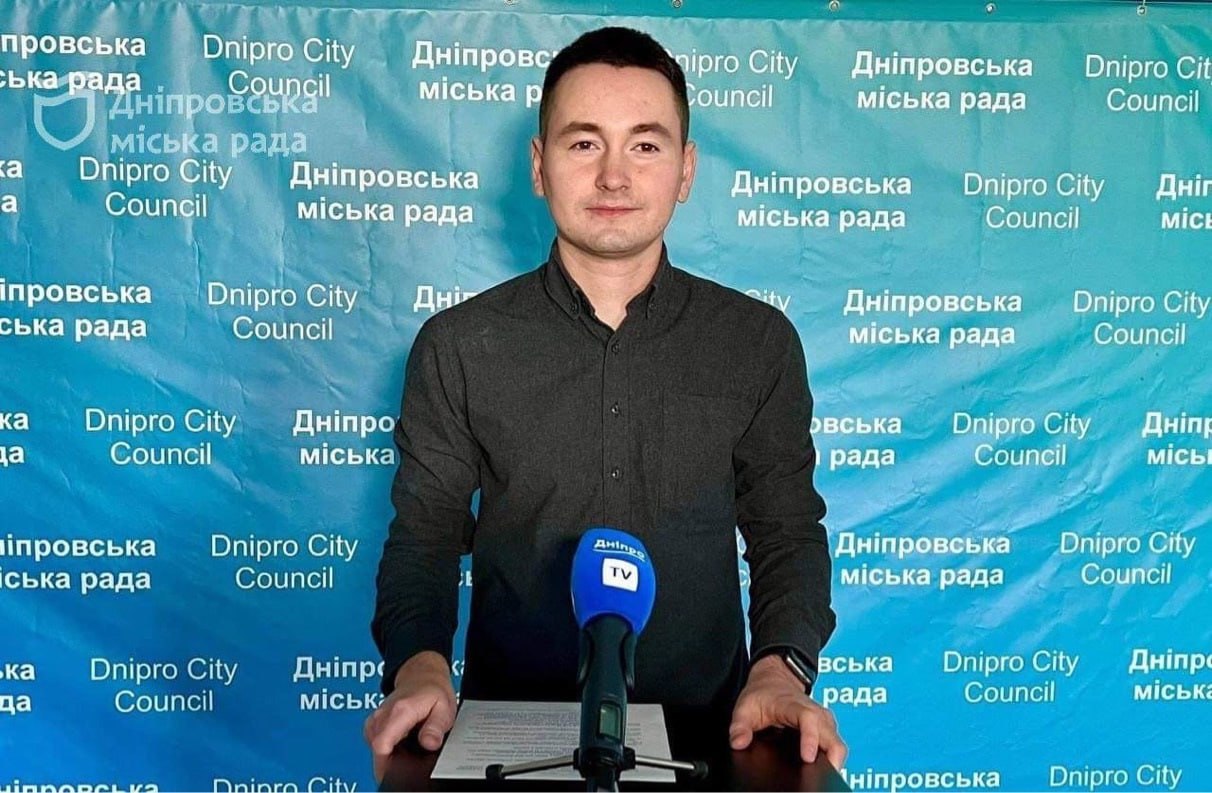 У Дніпрі запускають перевипуск учнівських для 5-6-х та 10-11-х класів: коли можна буде отримати документ