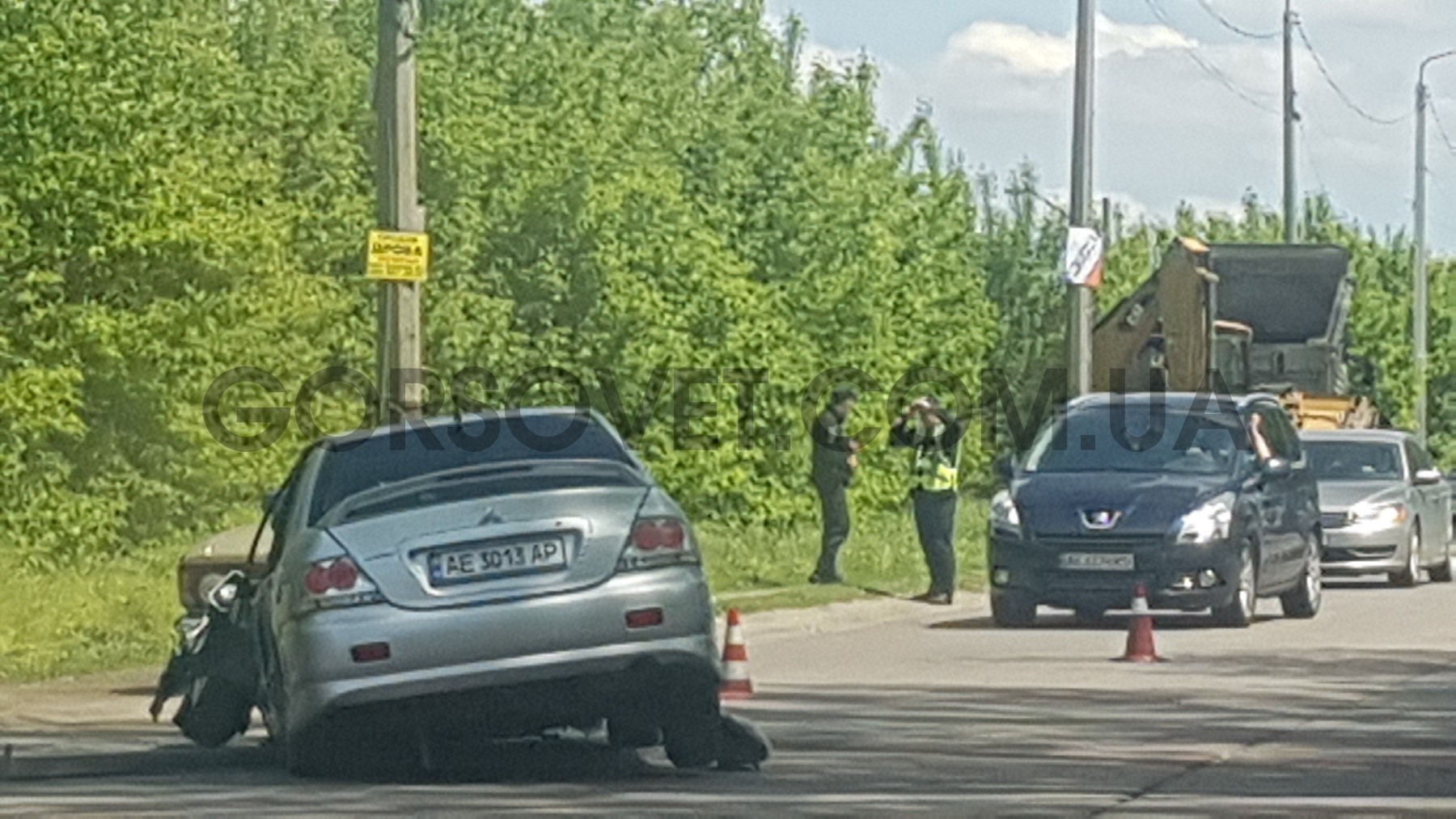 В Днепре жесткое ДТП и огромная пробка: планируйте свой маршрут заранее (ФОТО)