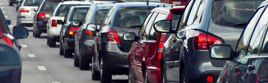 В Днепре на Старом мосту пробка