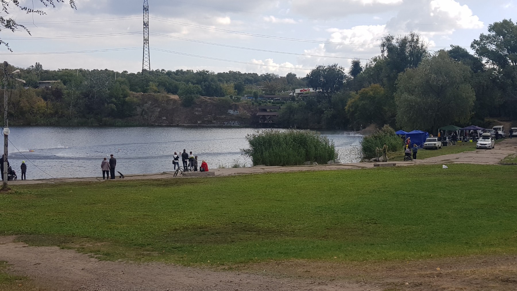 Спустить на воду модель мог каждый: в Днепре на карьере прошли соревнования по судномодельному спорту (ФОТО, ВИДЕО)