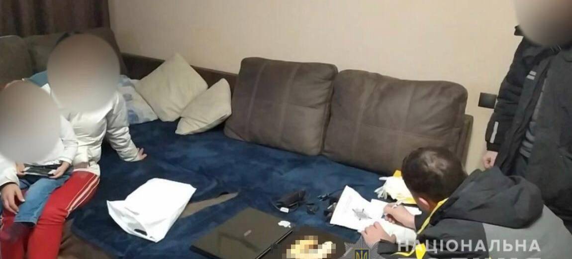 Мешканка Дніпропетровщини відкрила у себе вдома порностудію (ФОТО)