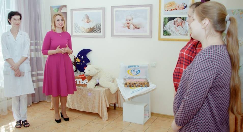 В Днепре поздравили женщин, родивших в День матери