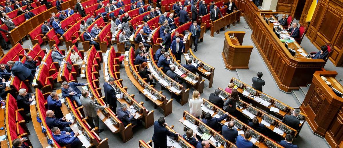 За нарушение карантина грозят штрафы и тюрьма. ВР приняла  законопроект о коронавирусе