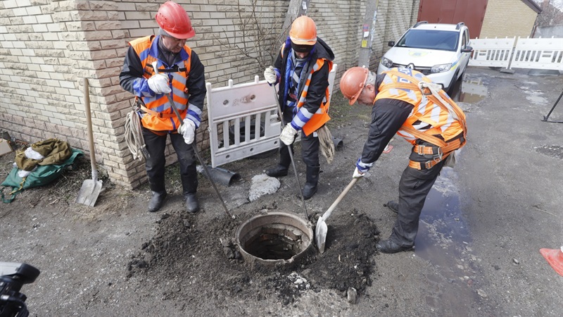 Убытки городу на сотни тысяч гривен: в Днепре неизвестные воруют коммунальное имущество