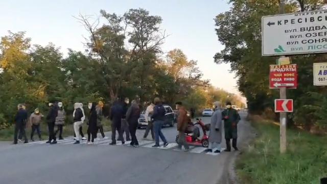 Месяц без света: под Днепром люди перекрыли трассу (ВИДЕО)