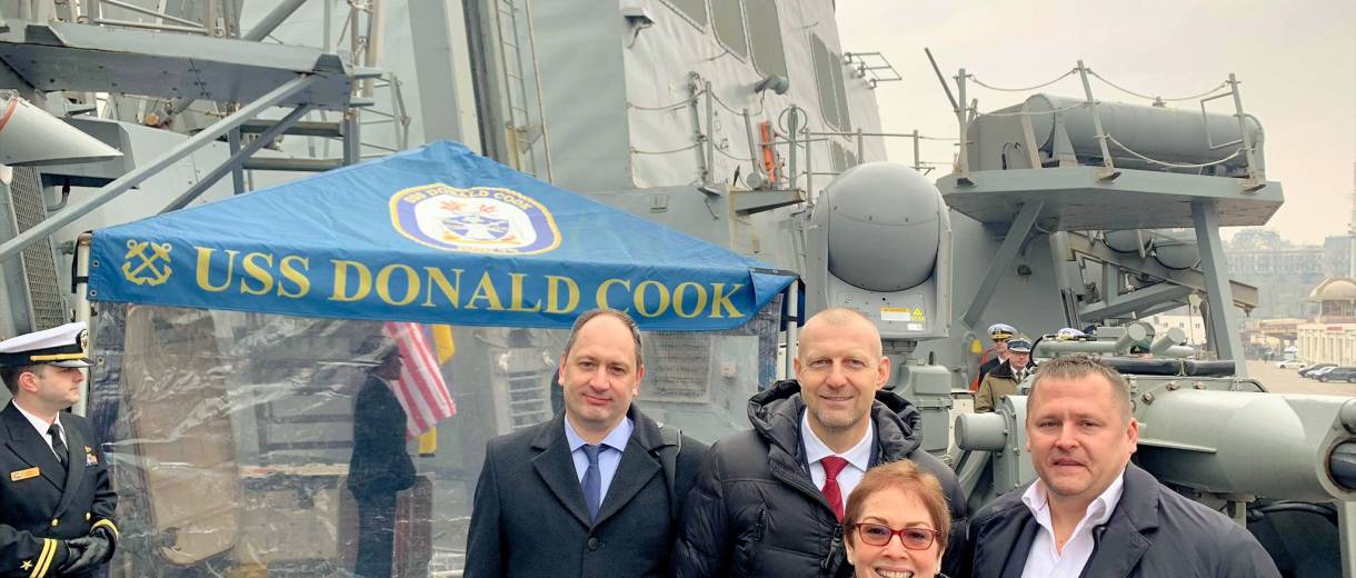 Новые политические сигналы: Бориса Филатова пригласили на закрытый дипломатический прием посольства США