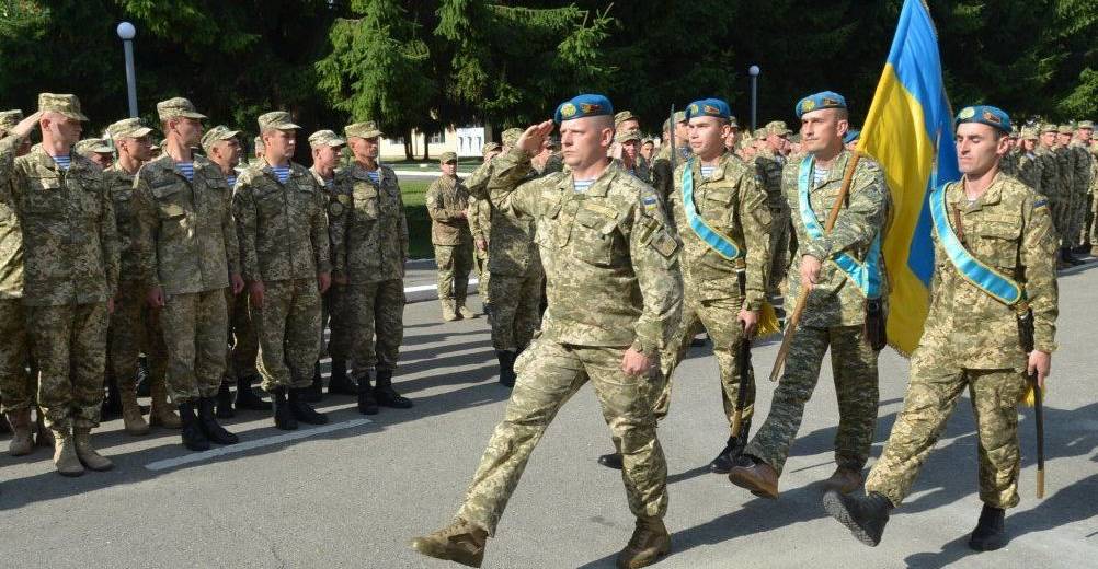 Стало известно, кому отдали предпочтение военные на выборах президента: подробности
