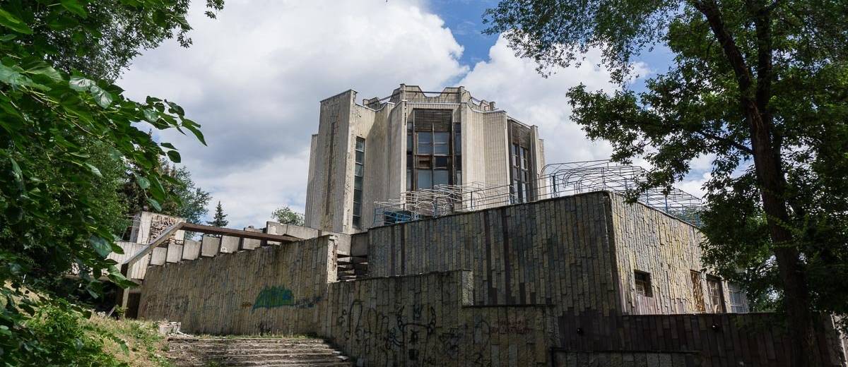 В Днепре показали, как выглядит покинутый ресторан «Маяк»: видео