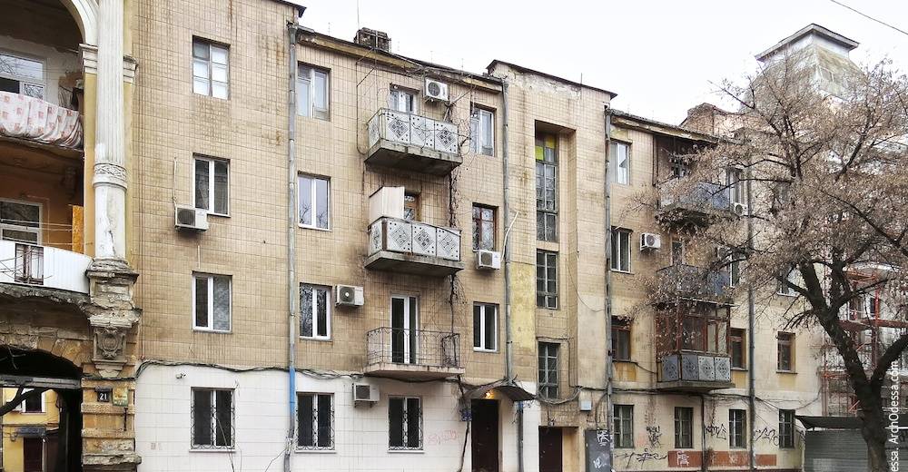 В домах Днепра и Украины хотят запретить строить казино, сауны и похоронные бюро