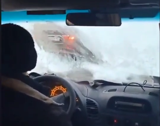 В Днепре водитель маршрутки испугал людей ездой “на ощупь” (ВИДЕО)