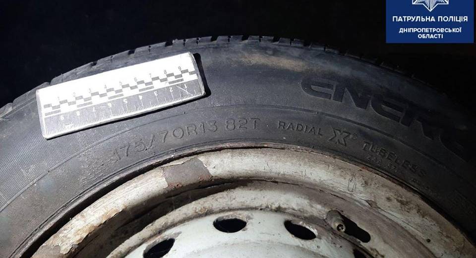 У Дніпрі затримали крадія коліс з авто