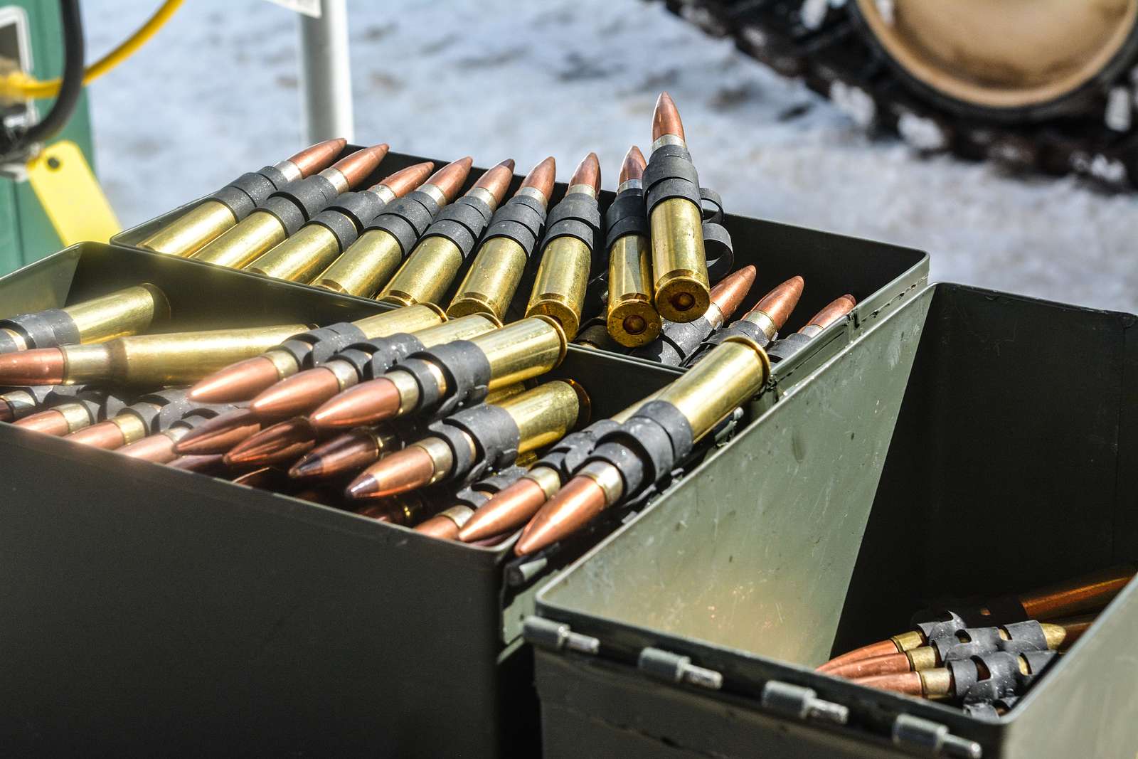 Боец ВСУ из Мариуполя собирает на передовой экспонаты для музея