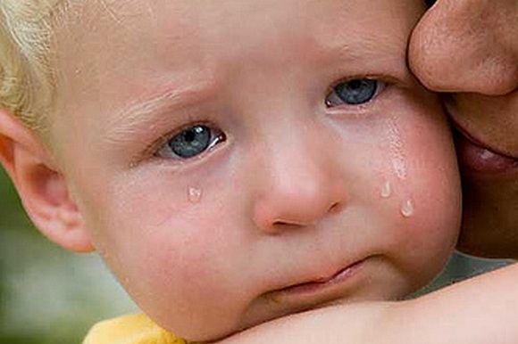 Малыш кричал не своим голосом: под Днепром отец избил 2-летнего сына