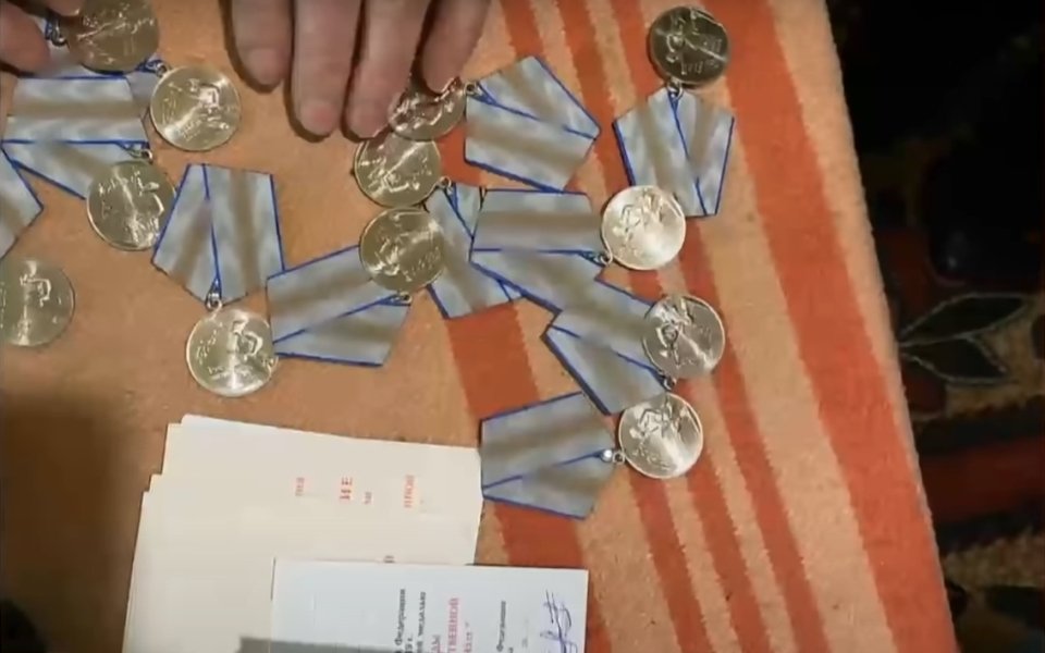 Ветеранам в Днепропетровской области раздали медали от Путина (ВИДЕО)