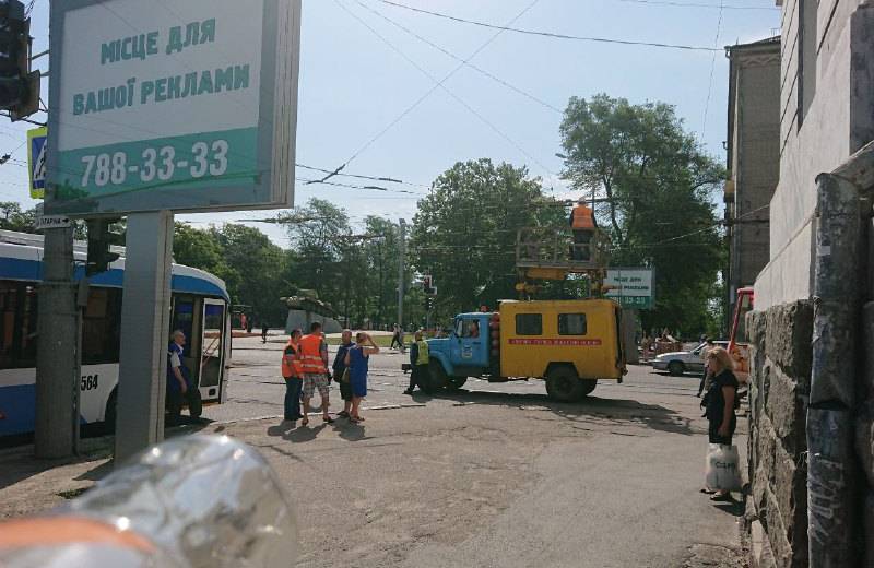В центре Днепра приостановлено движение транспорта