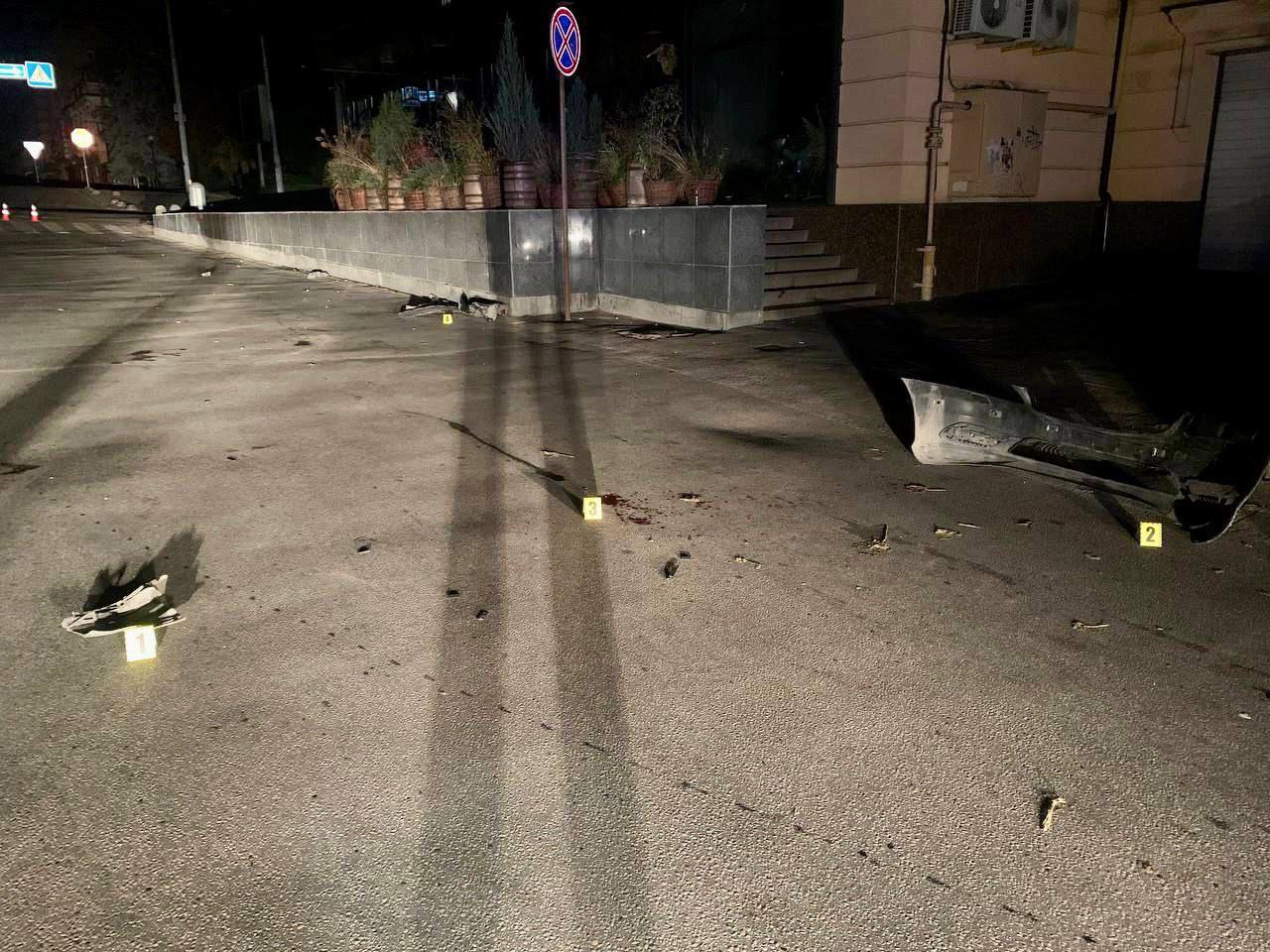 У Дніпрі нетверезий водій “Мерседеса” переїхав автомобілем своїх опонентів