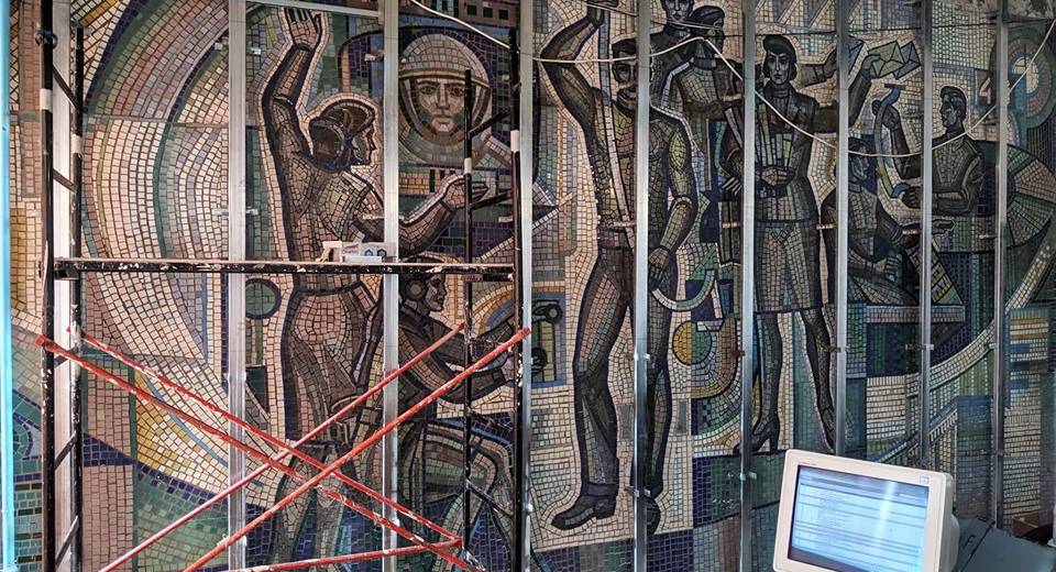 В Днепре сохранили ценное мозаичное панно