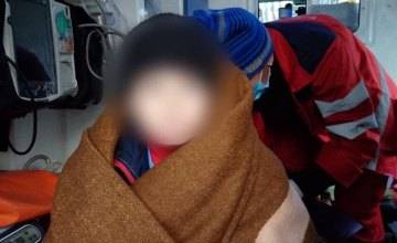 На Днепропетровщине обнаружили троих детей, купающихся в пруду