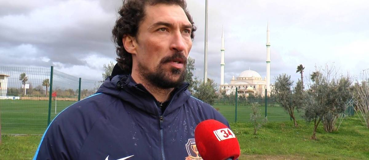 Главный тренер СК «Днепр-1» оценил игру подопечных на сборах в Турции: видео