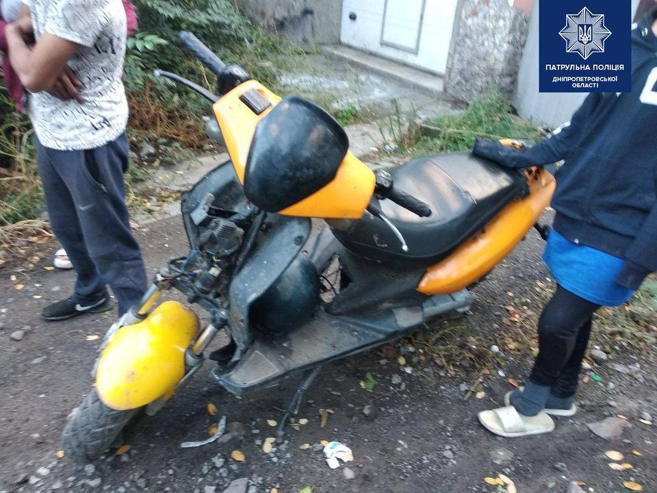 В Днепре несовершеннолетние воровали мопеды и увозили на такси