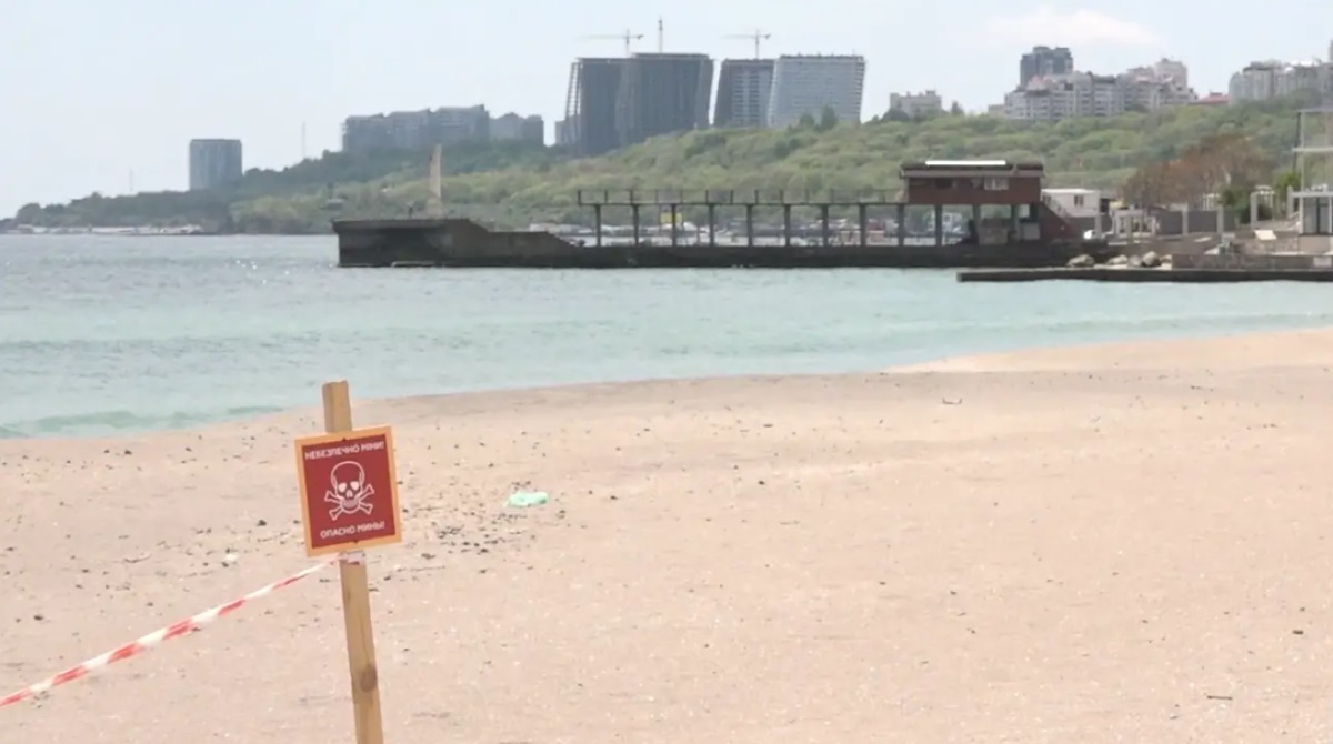 Власти Одессы ищут в заминированном море безопасные участки для отдыхающих