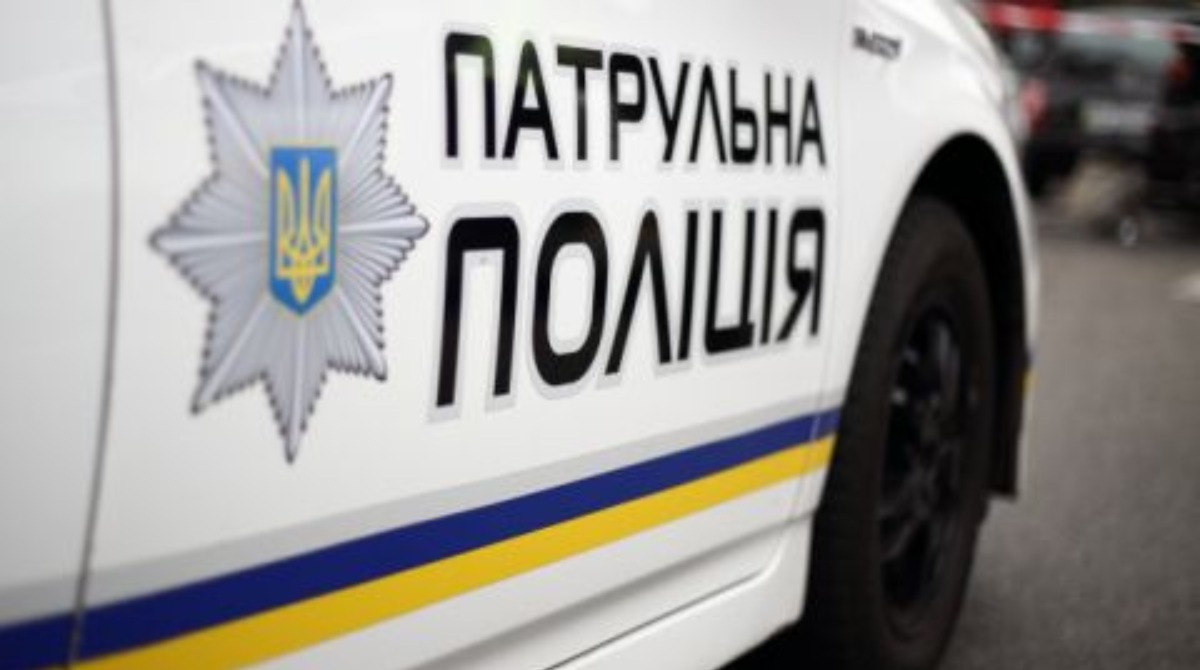 У Дніпрі п’яний водій погрожував поліції пістолетом. Копи відповіли пострілом