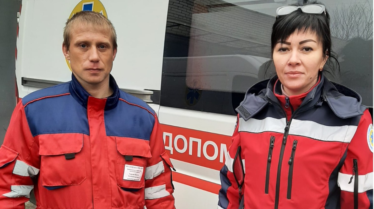 Під Дніпром медики врятували чоловіка, який травмувався болгаркою та стікав кров’ю