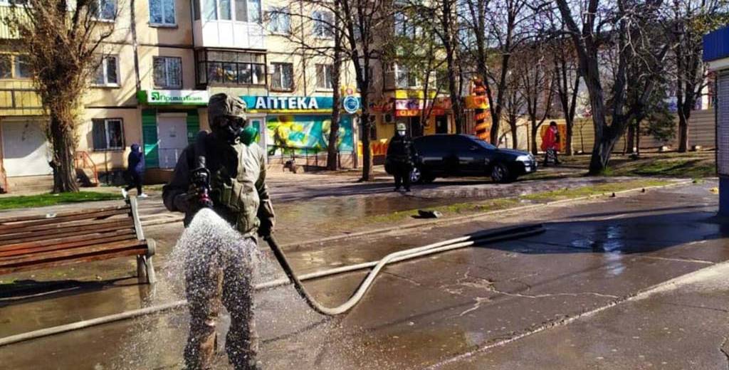 Рятувальники продовжують дезінфекцію вулиць та споруд