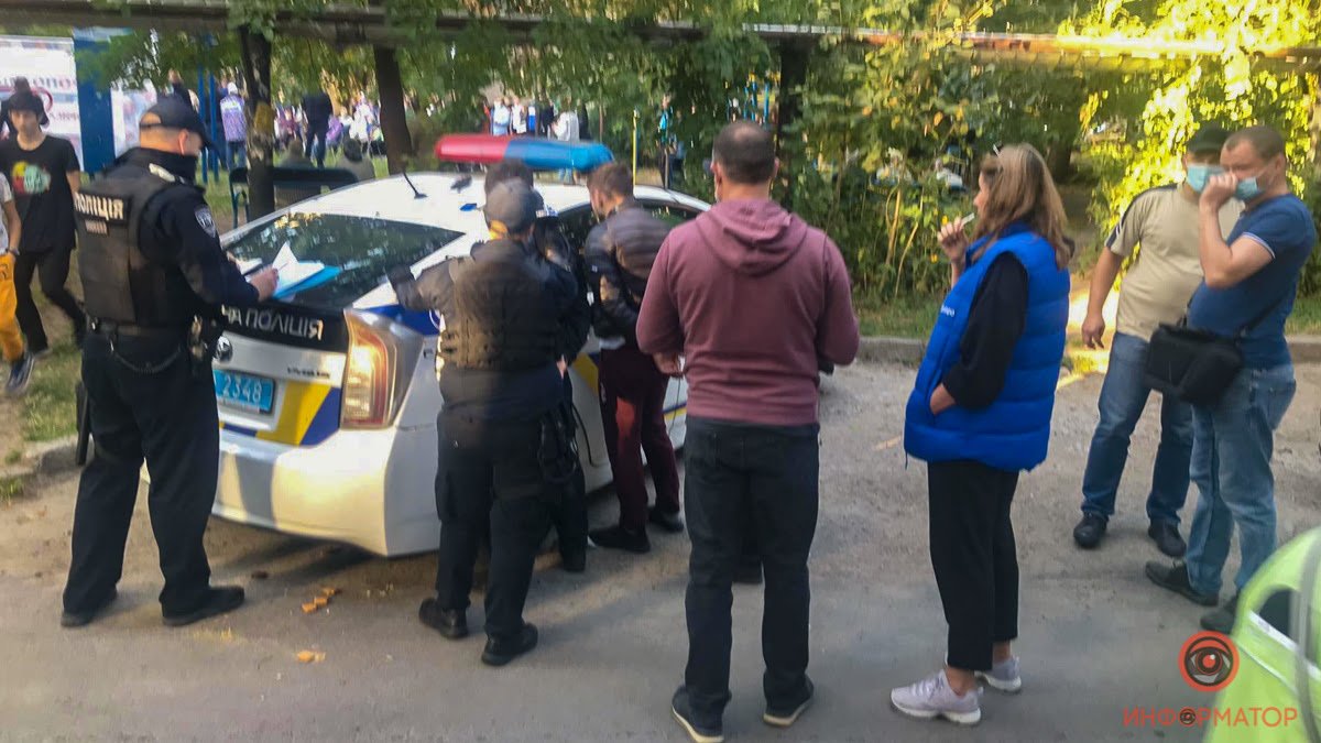 Под камеру: в Днепре “плюсы” устраивают провокации против Бориса Филатова