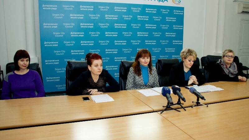 В Днепре прошла акция «Сохрани дерево – спаси ребенка»: фото