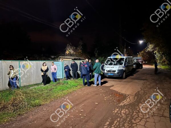 У Кривому Розі жінка народила сьому дитину та втопила її у вигребній ямі
